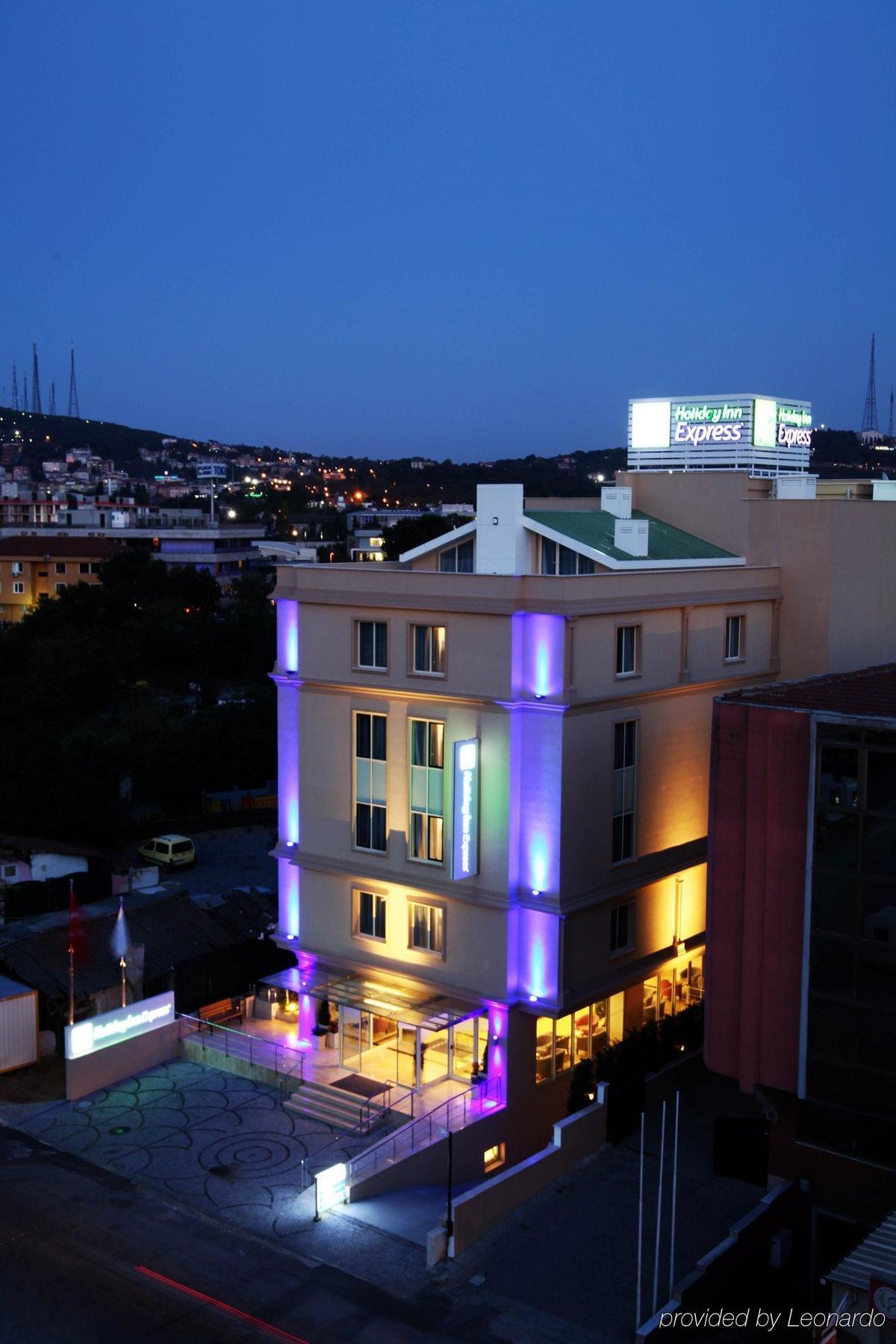 Holiday Inn Express Istanbul-Altunizade, An Ihg Hotel Exterior photo